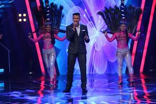 First Indian Idol Winner Abhijeet Sawant Performs at Celebration of Indian Idol 10 Years Journey