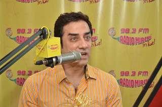 Faisal Khan for Promotions of 'Chinar Daastaan - E - Ishq' at Radio Mirchi