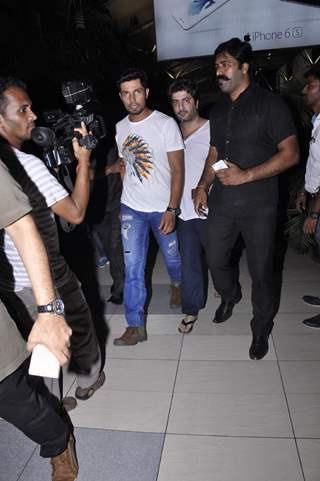 Randeep Hooda After Promotion of Main Aur Charles Snapped at Airport