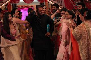 Salman Khan for Promotions of 'PRDP' on the sets of 'KumKum Bhagya'