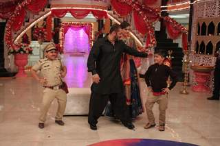 Salman Khan and Sonam Kapoor for Promotions of 'PRDP' on the sets of 'KumKum Bhagya'