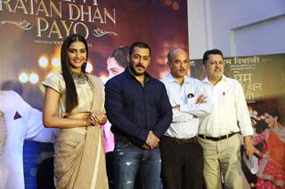 Sonam Kapoor, Sooraj Barjatya and Salman Khan at Press Meet of Prem Ratan Dhan Payo