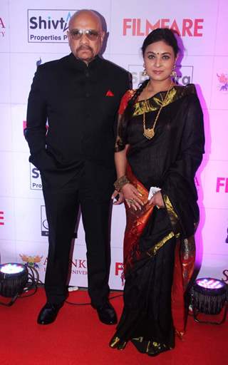 Bharat Dabholkar and Sharbani Mukherjee at Filmfare Awards - Marathi 2015