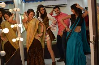 Varun - Kriti Shakes a Leg with Gopi and Meera of Saath Nibhana Saathiya During Promotions