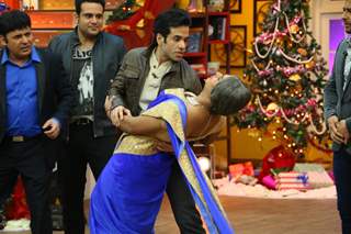 Tusshar Kapoor for Promotions of Kyaa Kool Hai Hum 3 on Comedy Classes