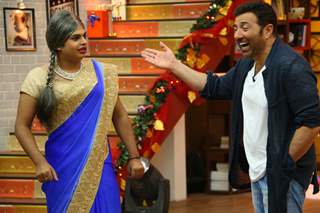 Sunny Deol Promotes Ghayal Once Again on Comedy Classes