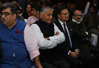 Rajat Sharma and Amar Singhji at Shatrughan Sinha's Book Launch - 'Anything but Khamosh'