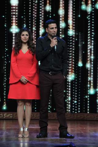 Akshay Kumar, Nimrat Kaur for Promotions of Airlift on India's Best Dramebaaz 2