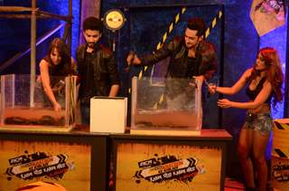 Bigg Boss 9 Contestants Performing Khatron Ke Khiladi Task