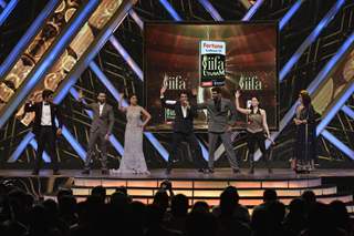 Shiamak Davar, Shriya Saran, Tamannaah and Allu Arjun Performs at IIFA Utsavam Day 2