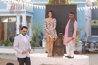 Vir Das and Sunny Leone Promotes Mastizaade on Chidiya Ghar