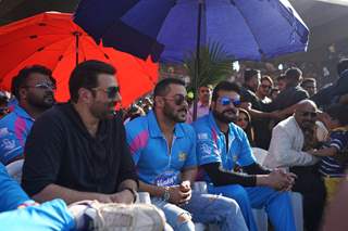 Sunny Deol, Salman Khan and Armaan Kohli Snapped at CCL Match