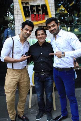 Anuj Sachdeva, Mrunal Jain and Vinod Singh at Launch of 'The Beer Cafe'