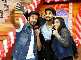 Rajneesh Duggal and Swati Sharma Takes Selfie with Karan Wahi: Promotes 'Direct Ishq'