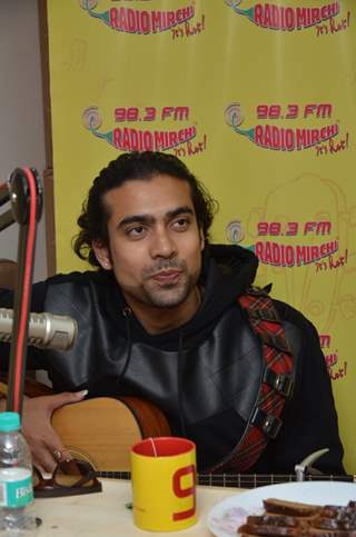 Jubin Nautiyal Goes Live at Radio Mirchi to Promote 'Ishq Forever'