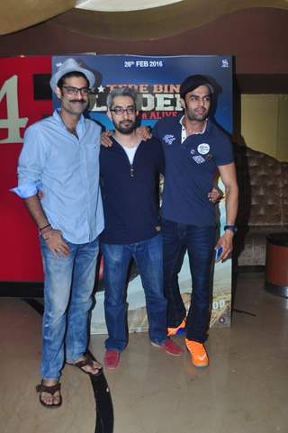 Sikander Kher and Manish Paul with Director at Special Screening of Tere Bin Laden: Dead or Alive