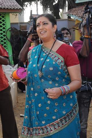 Smriti Irani flying kite