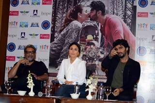 Actors Kareena Kapoor and Arjun Kapoor with director R. Balki at the Press Meet of Ki and Ka