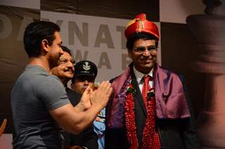 Aamir Khan and Vishwanathan Anand at Hridaynath Mangeshkar Award 2016