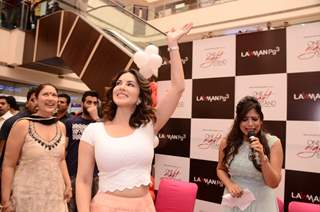 Sunny Leone and Tanu Virwani Promote 'One Night Stand' in Delhi