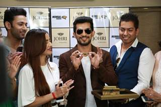 Arjun Bijlani and Tia Bajpai at the The Launch Soiree of Johri by Amaze Jewels