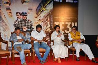 Sujoy Ghosh, Ribhu Das Gupta, Amitabh Bachchan and Vidya Balan at Trailer Launch of 'TE3N'