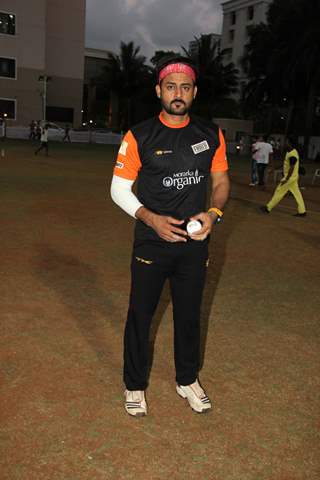 Manav Gohil Play Gold Cricket Charity Match For A Cause
