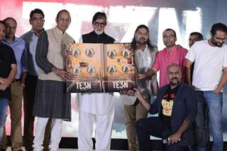 Vishal Dadlani, Amitabh Bachchan, Clinton Cerejo and Ribhu Dasgupta at Song Launch of 'TE3N'
