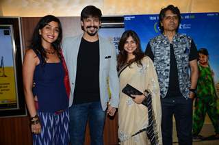 Vivek Oberoi with wife Priyanka, filmmaker and costume designer Elahe Hiptoola and  Nagesh Kukunoor