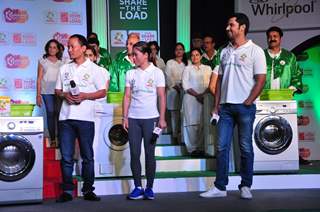 Mary Kom and Randeep Hooda Promotes 'Ariel' Detergent