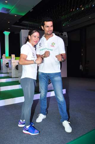 Mary Kom and Randeep Hooda Promotes 'Ariel' Detergent