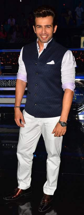 Jay Bhanushali at Promotions of 'Madaari' on ZEE TV - Sa Re Ga Ma Pa 2016