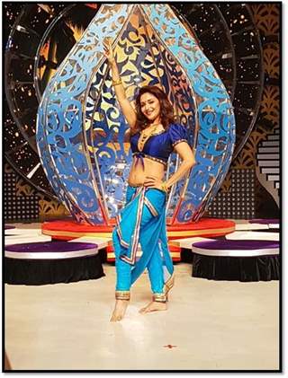 Madhuri Dixit Nene performing at The grand finale of 'So You Think You Can Dance'