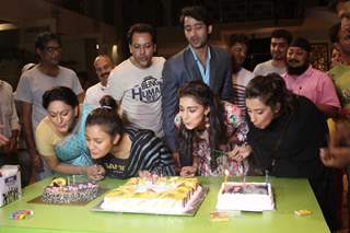 Shaheer and Erica celebrates completion of 100 episodes of 'Kuch Rang pyar Ke Aise Bhi'