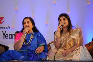 Anuradha Paudwal and Kavita Paudwal at Khazana Ghazal Festival 2016