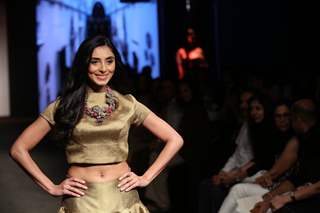 Pernia Qureshi in gold dress at Lakme Fashion Show 2016 - Day 4