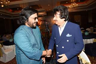 Pankaj Udhas and Roop Kumar Rathod at Launch of Album 'Yeh Ishq Hai'