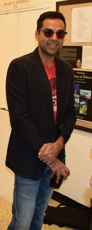 Abhay Deol at Manjual Chaturvedi's Art Exhibition