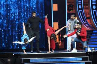 John Abraham with Sonakshi Sinha and Rithvik Dhanjani at Super Dancer