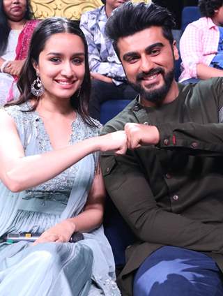 Arjun and Shraddha promote 'Half Girlfriend on Zee TV's  'Sa Re Ga Ma' Lil Champs'