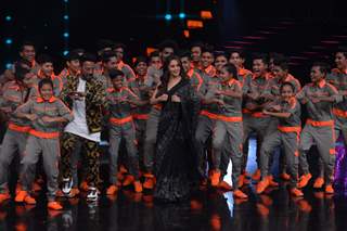 Maduri Dixit on Dance Plus 4 Sets