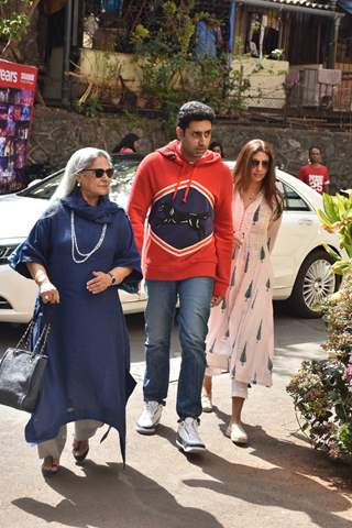 Jaya Bachchan with Abhishek Bachchan and Shweta Nanda