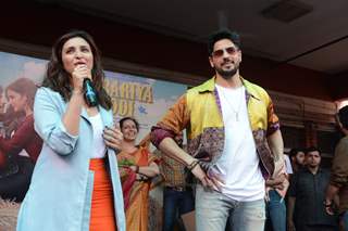 Sidharth Malhotra and Parineeti Chopra at the promotions of Jabariya Jodi