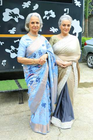 Waheeda Rehman and Asha Parekh on the sets of DID
