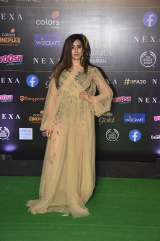 Bollywood celebrities walk the Green Carpet at IIFA awards 2019! 