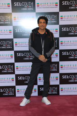 Shiamak Davar at a dance show he organised!