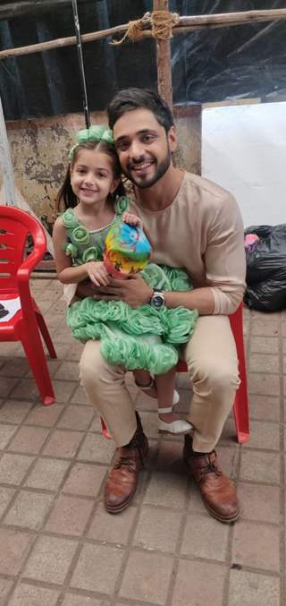 Adnan Khan playing with kids on the sets of Ishq Subhan Allah 