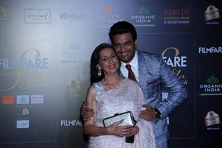 Sharad Kelkar and Neena Kulkarni papped at the Red Carpet of Filmfare Glamour and Style Awards 2019