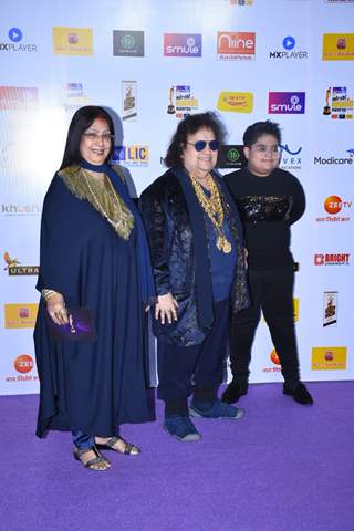 Bappi Lahiri snapped at Mirchi Awards 2020 with his family 