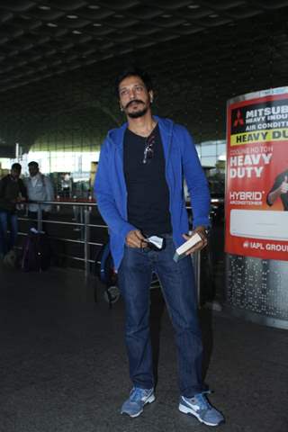 Mahesh Shetty snapped at airport